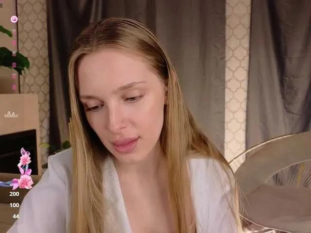 Watch BongaCams's CrimsonAura CrimsonAura from BongaCams