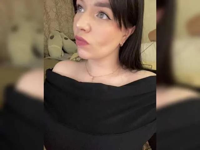 Join hot camslut HellMor HellMor from BongaCams