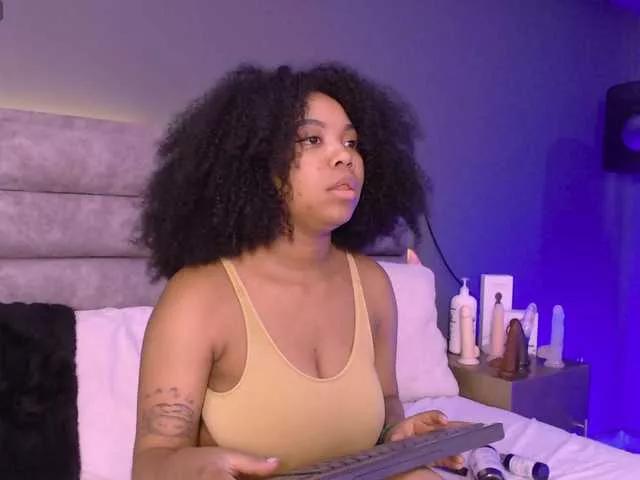 KishaBarnes on BongaCams 