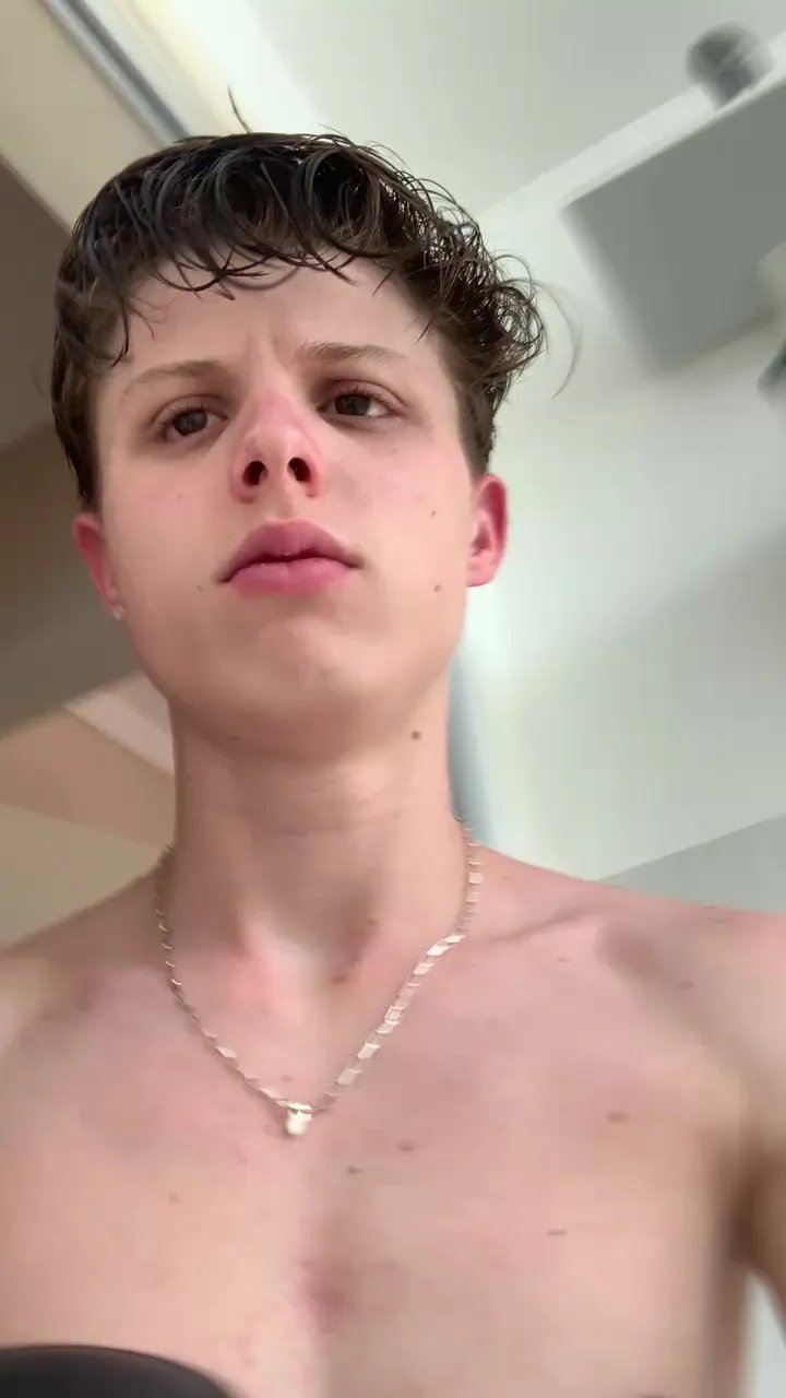 Offline DiegoLoirin on Cam4