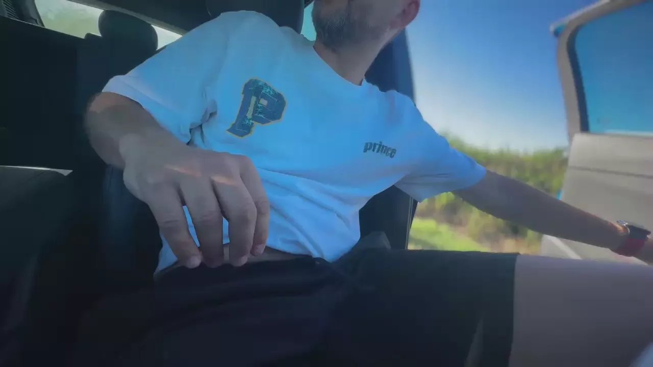 Offline DILFMILANO on Cam4