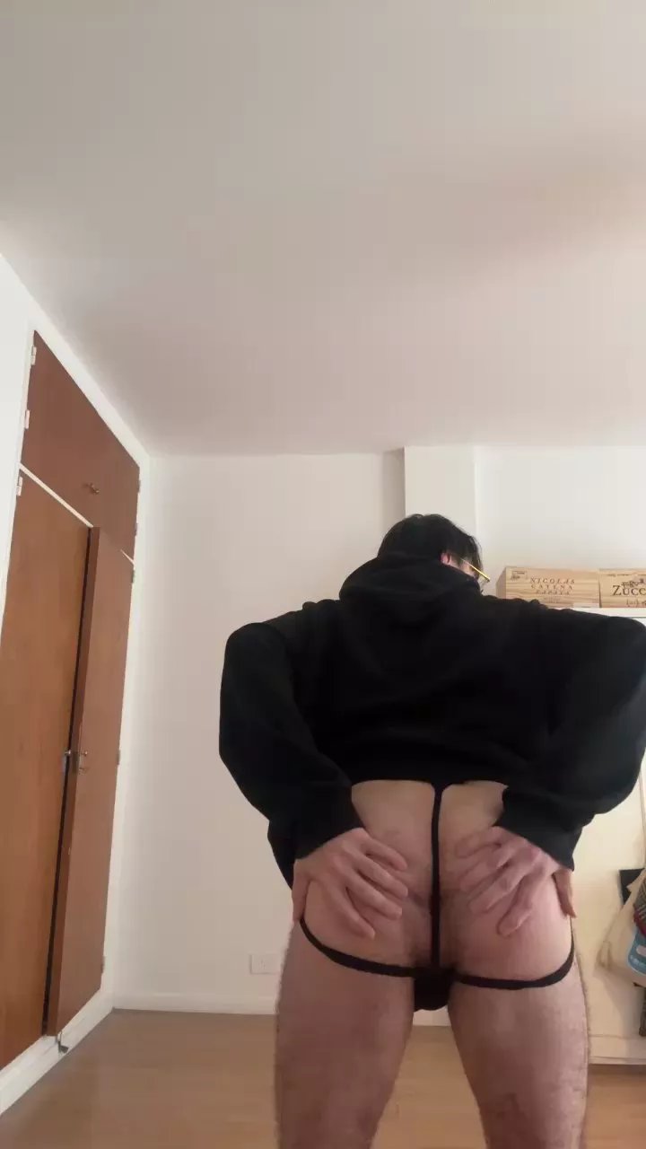 Offline Geninis on Cam4