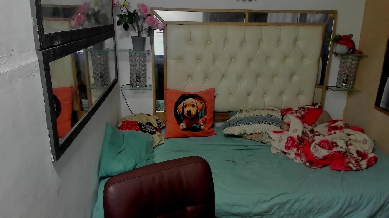 Offline heiker_ on Cam4