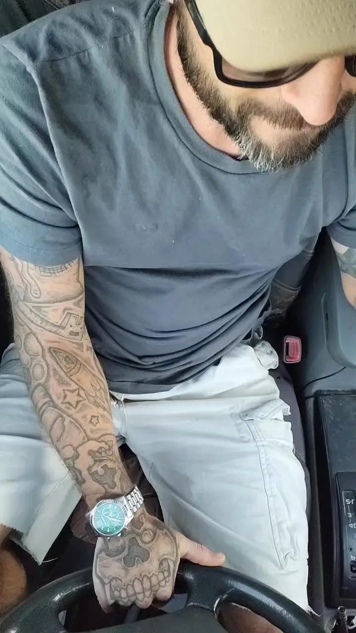 Offline Itzmeebaby on Cam4