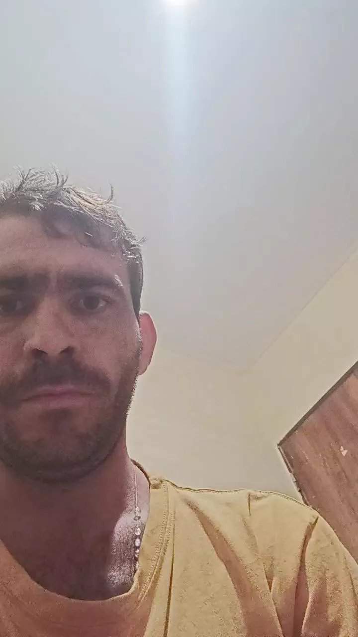 Offline mach75 on Cam4