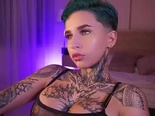 alicee-love on CamSoda 