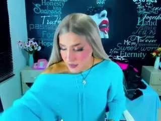 darianagio on CamSoda 