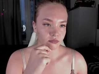 evelina-darliing on CamSoda 