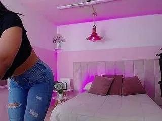 lady-brownn on CamSoda 