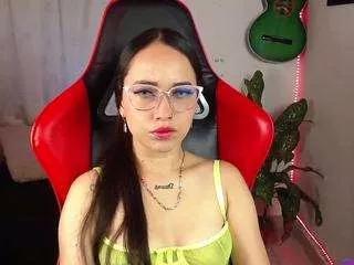 lucyy-rose on CamSoda 