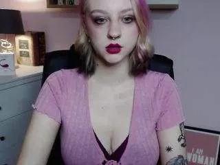 madelinexlove on CamSoda 