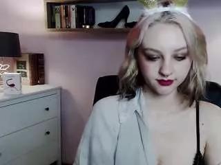 madelinexlove on CamSoda 