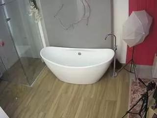 voyeurcam-casa-salsa-bathroom-5 on CamSoda 