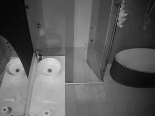 voyeurcam-casa-salsa-bathroom-6 on CamSoda 