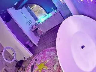 voyeurcam-casa-salsa-bathtub-pov on CamSoda 