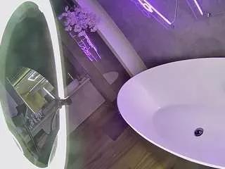 voyeurcam-casa-salsa-bathtub-pov on CamSoda 