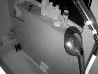 voyeurcam-charleys-bathroom on CamSoda 