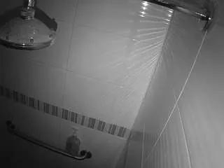 voyeurcam-jb-xfollow-shower on CamSoda 