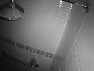 voyeurcam-jb-xfollow-shower on CamSoda 