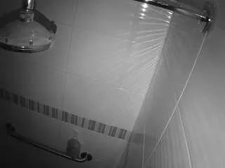 voyeurcam-jb-xfollow-shower on CamSoda 