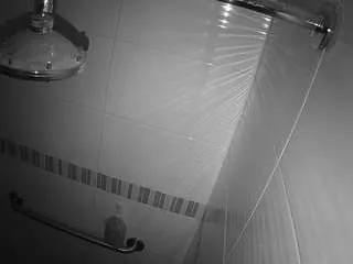 voyeurcam-jb-xfollow-shower on CamSoda 