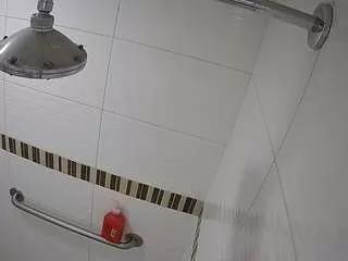 voyeurcam-jb-xfollow-shower on CamSoda 