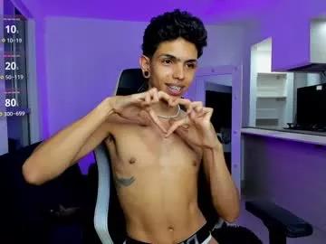 andrew_magic on Chaturbate 