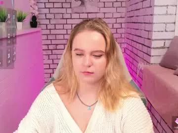 new_kamelia on Chaturbate 