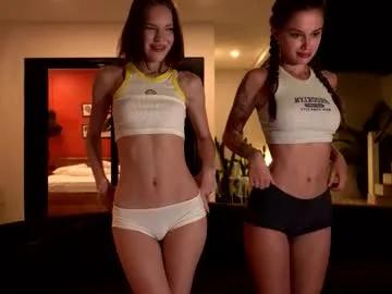 Join hot camslut Tootightwithbra tootightwithbra from Chaturbate