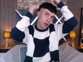 Offline aaron_blink_james_oclock on Flirt4Free