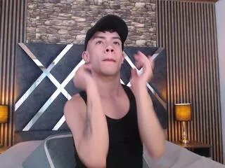 Offline aaron_blink_james_oclock on Flirt4Free