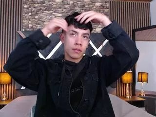 Offline aaron_blink_james_oclock on Flirt4Free