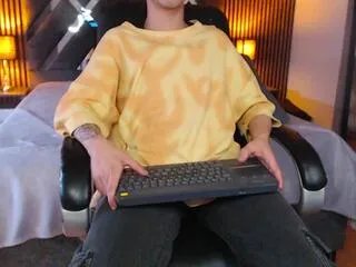 Offline aaron_blink_james_oclock on Flirt4Free