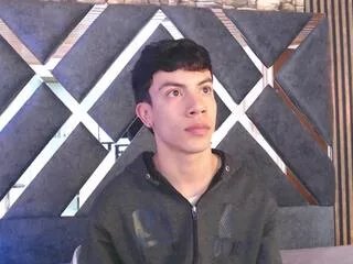 Offline aaron_blink_james_oclock on Flirt4Free