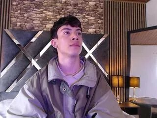 Offline aaron_blink_james_oclock on Flirt4Free