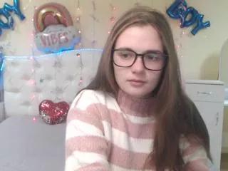 caroliine_muller on Flirt4Free 