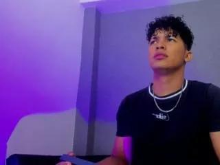 james_curly on Flirt4Free 