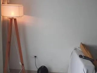 Freechat janine_mary on Flirt4Free