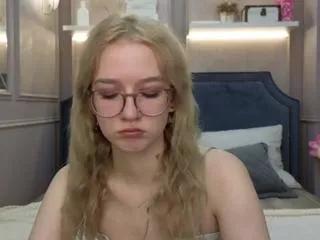 naomi_loys on Flirt4Free 