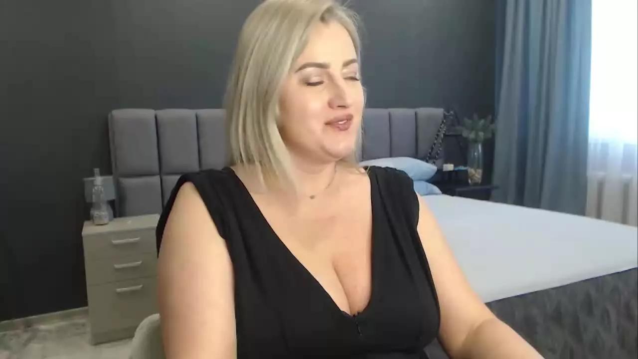 AlexaRiveraU on Streamray 